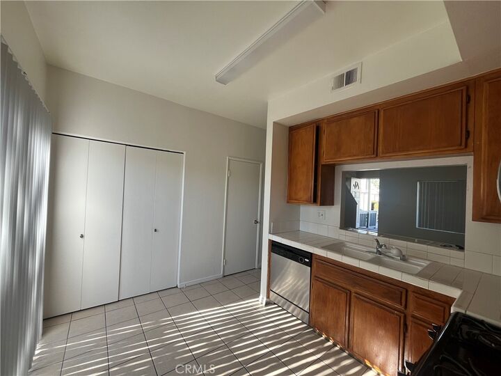 Property Photo:  926 W Philadelphia Q93  CA 91762 