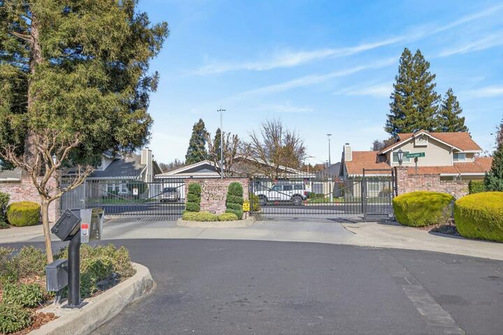 Property Photo:  14 Rose River Court  CA 95831 