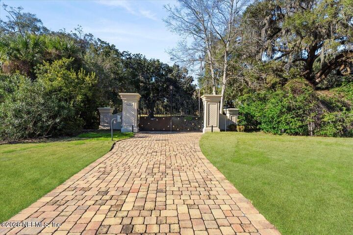 Property Photo:  1370 Moss Creek Drive  FL 32225 