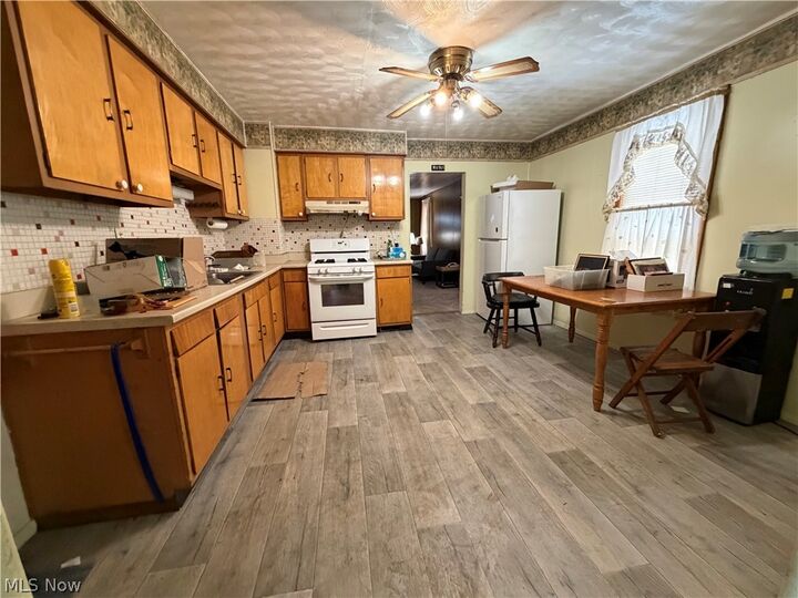 Property Photo:  1378 Hazelwood Avenue SE  OH 44484 