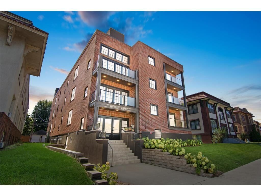 Property Photo:  1174 Grand Avenue 302  MN 55105 