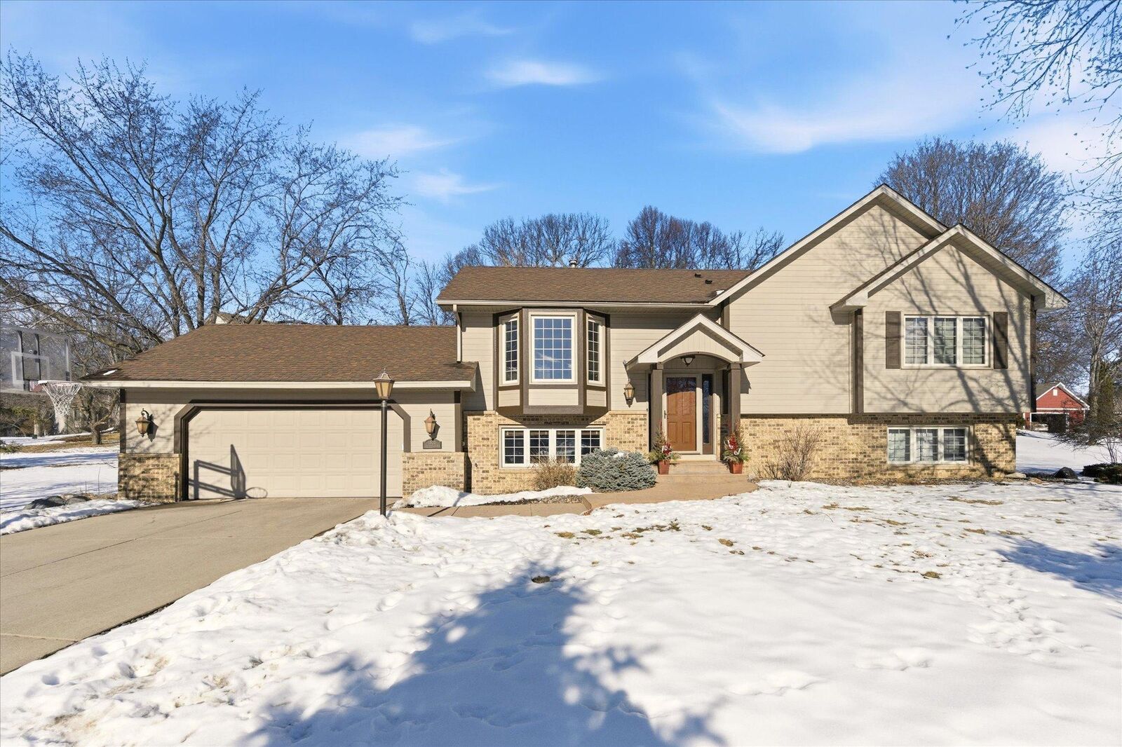 Property Photo:  1500 Rushmore Drive  MN 55306 