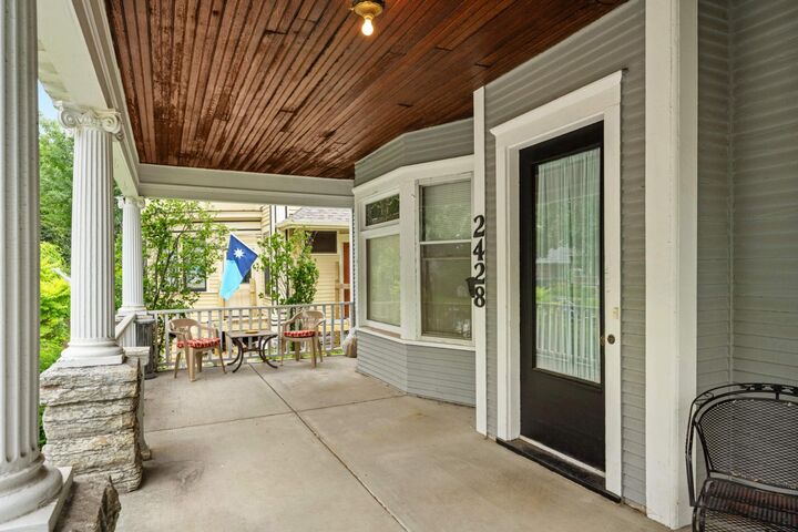 Property Photo:  2428 Colfax Avenue S 3  MN 55405 