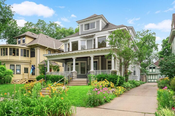 Property Photo:  2428 Colfax Avenue S 2  MN 55405 