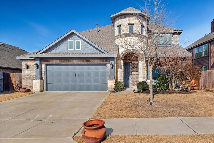 Property Photo:  1020 Austin Drive  TX 76044 