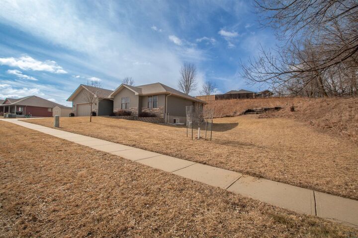 Property Photo:  749 Brentwood Street  IA 51103 