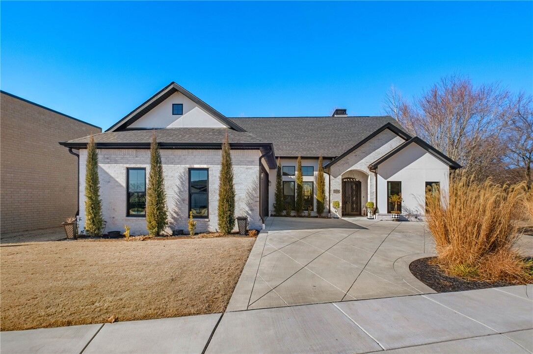 Property Photo:  5214 Cordell Way  AR 72704 