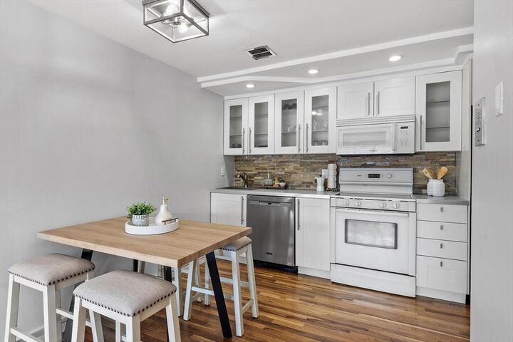 Property Photo: 34 Bayview Ter 5 MA 01923