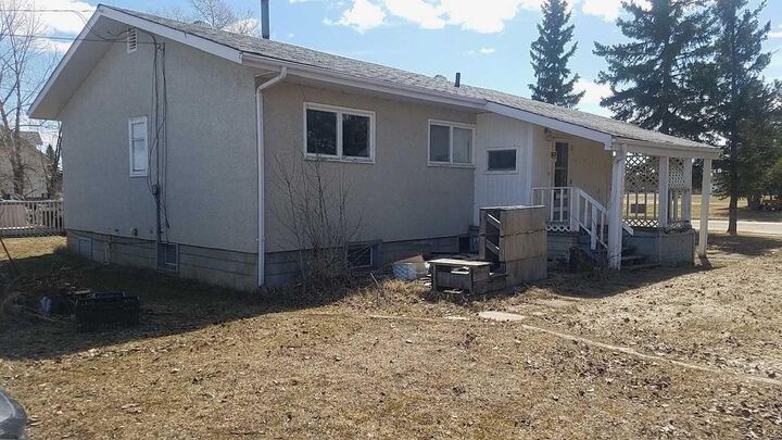 Property Photo: 114 3 Avenue AB T0H 2L0
