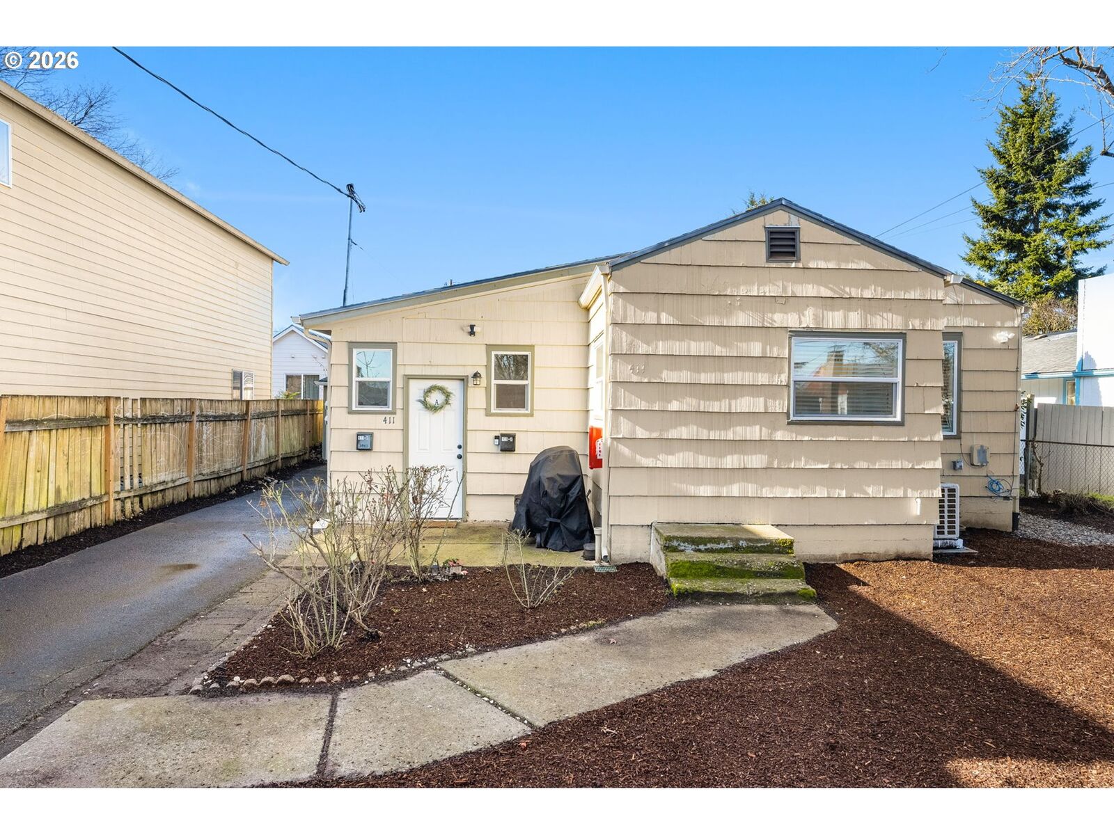 Property Photo: 411 NE 92nd Ave OR 97220