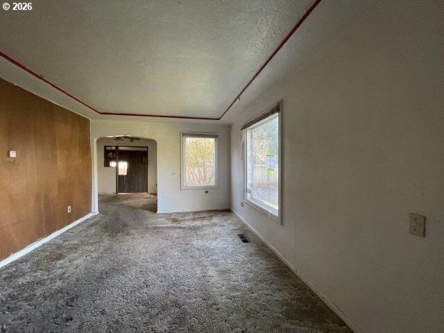 Property Photo: 5808 SE Laurel St OR 97222