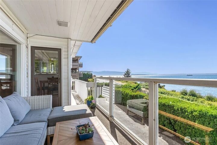 Property Photo:  510 S State Street 2  WA 98225 