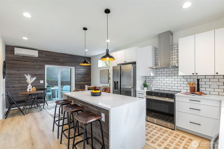 Property Photo:  1556 S Pearl Street B  WA 98108 