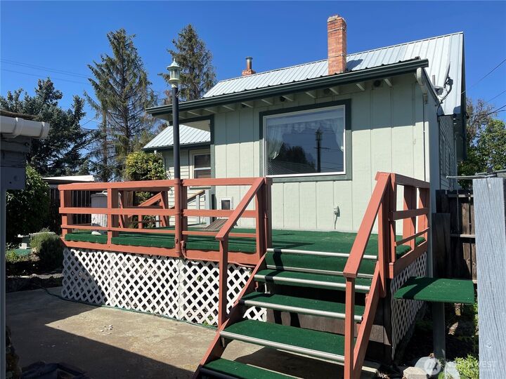 Property Photo: 50 Fir Street S WA 98851