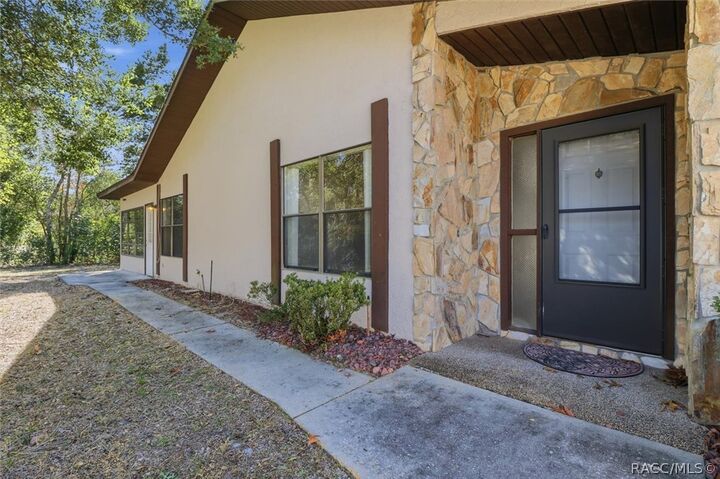 Property Photo:  3 Fairwoods Court  FL 34446 