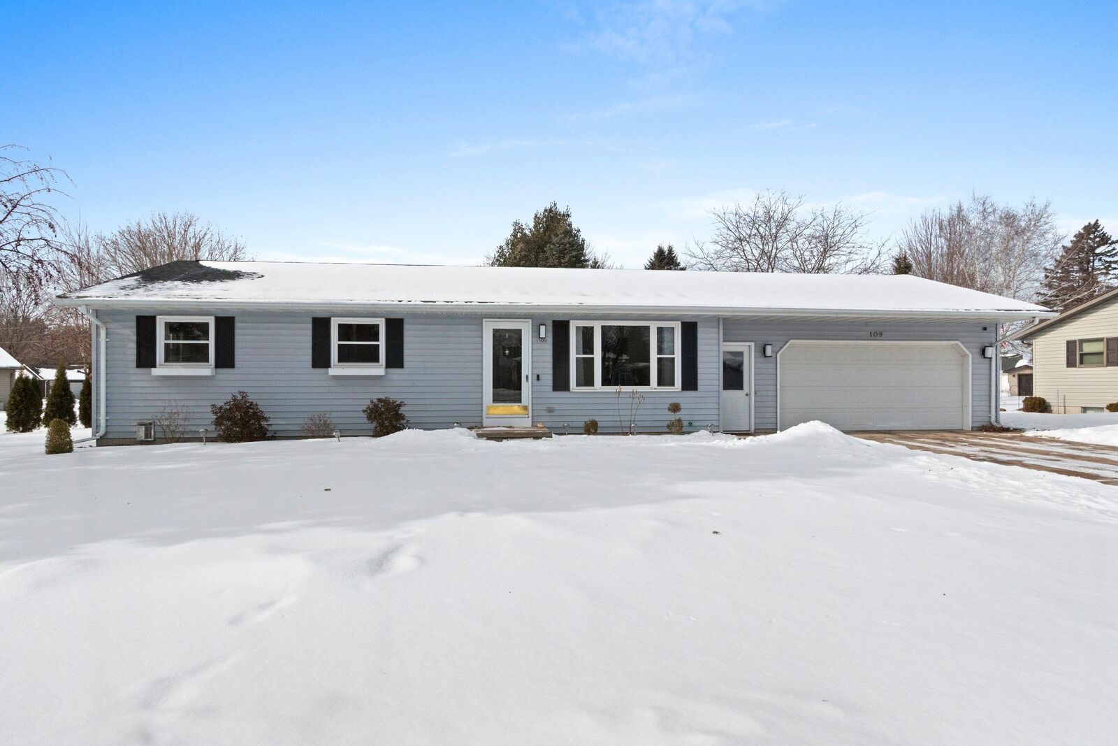 Property Photo:  109 Ridge Road  WI 54929-9701 