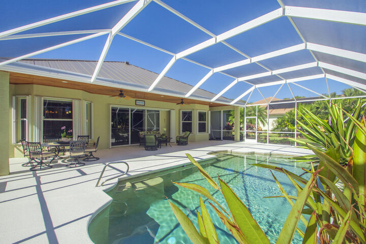 Property Photo:  1710 Cassville Avenue  FL 32966 