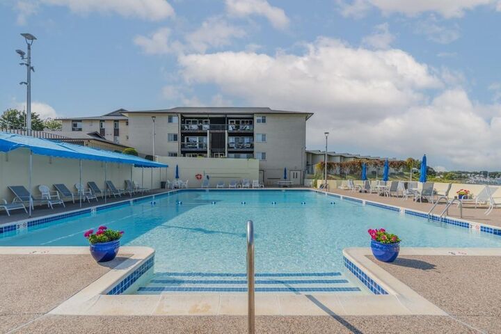 Property Photo: 400 Narragansett Parkway Nb1 RI 02888