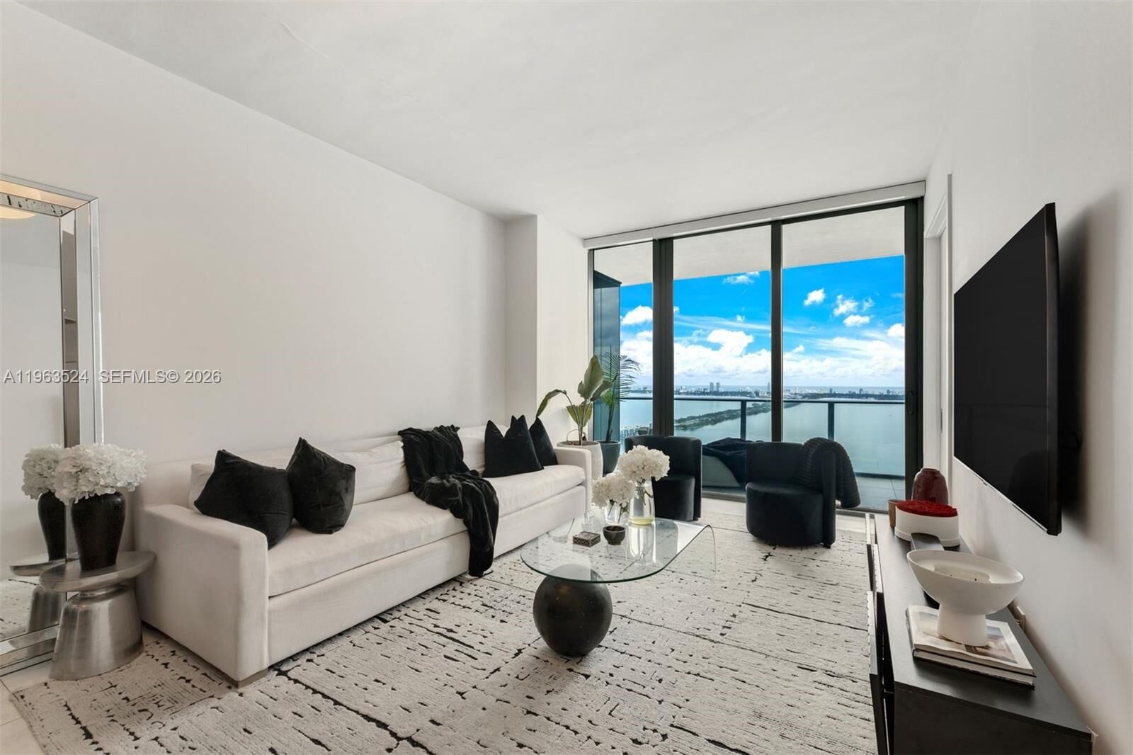 Property Photo:  480 NE 31st St 4002  FL 33137 