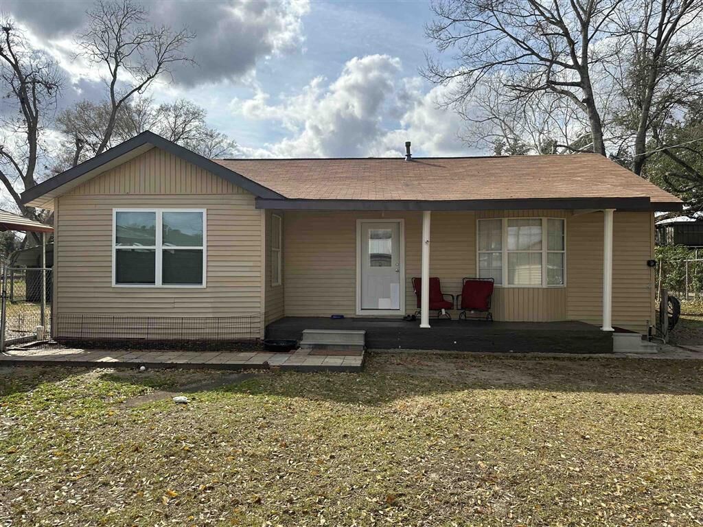 Property Photo:  551 N Crocker Street N  LA 70663 