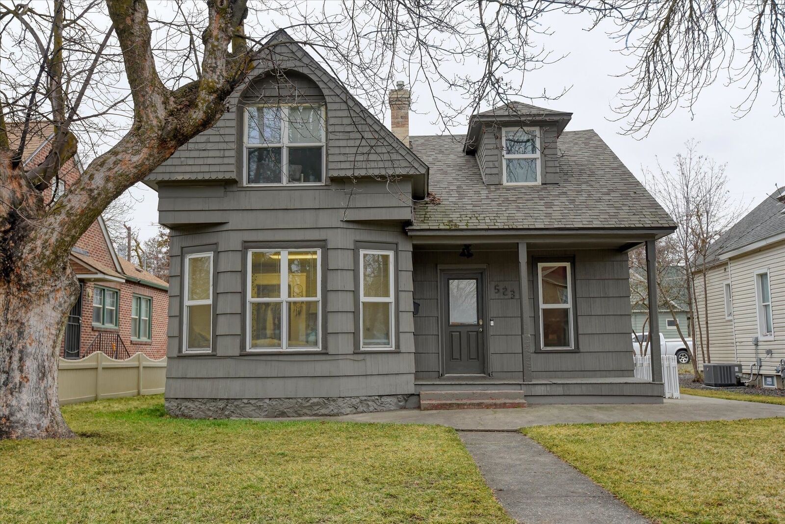 Property Photo:  523 E Indiana Ave  WA 99207 