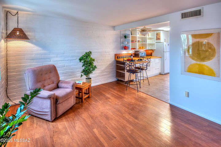 Property Photo:  262 S Paseo Cerro A  AZ 85614 