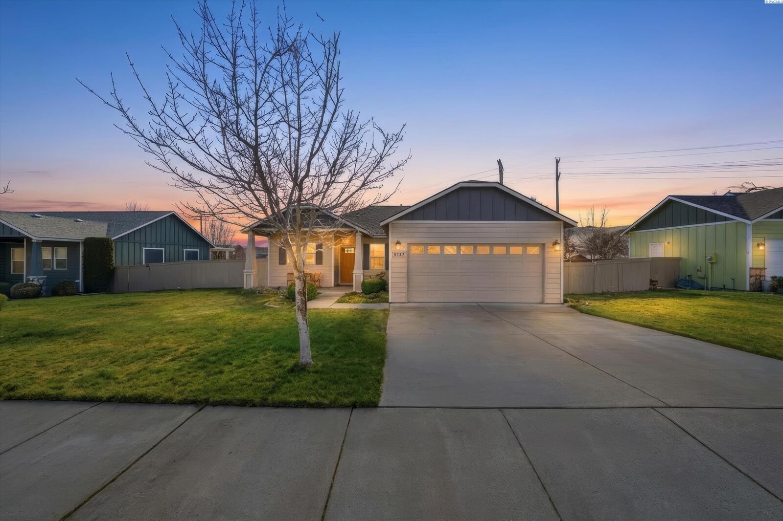 Property Photo:  5727 W 11th  WA 99338 