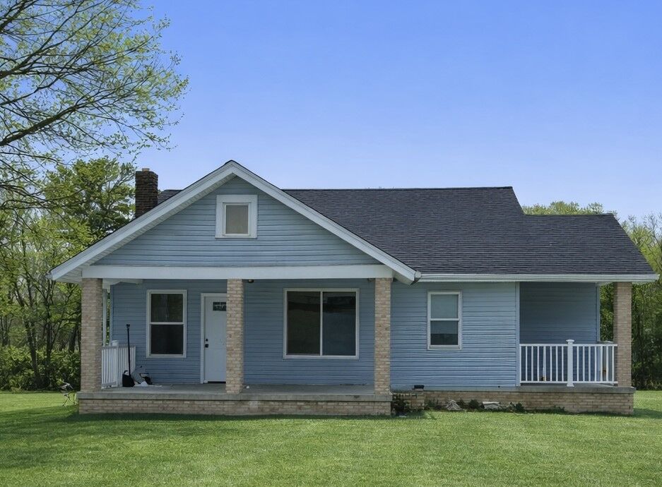 Property Photo:  1026 Roosevelt Way  PA 15670 