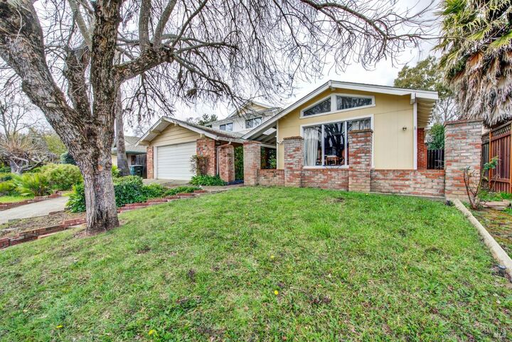 Property Photo:  620 Walnut Avenue  CA 95688 