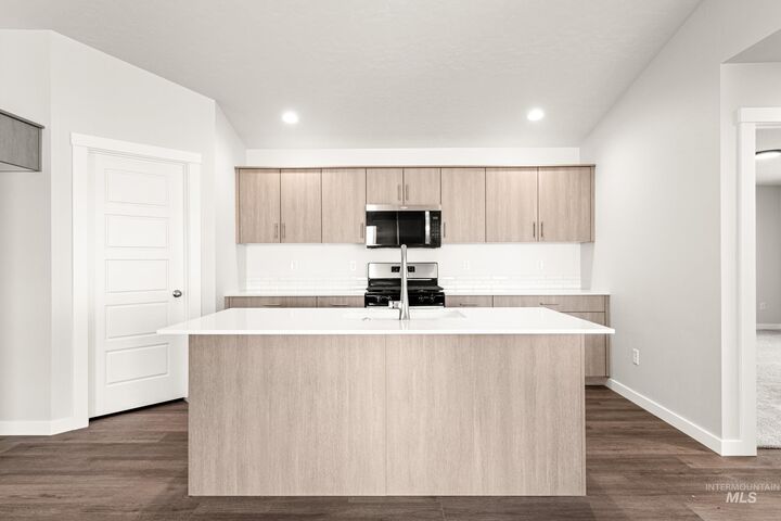 Property Photo:  17607 N Boone Peak Ave  ID 83687 