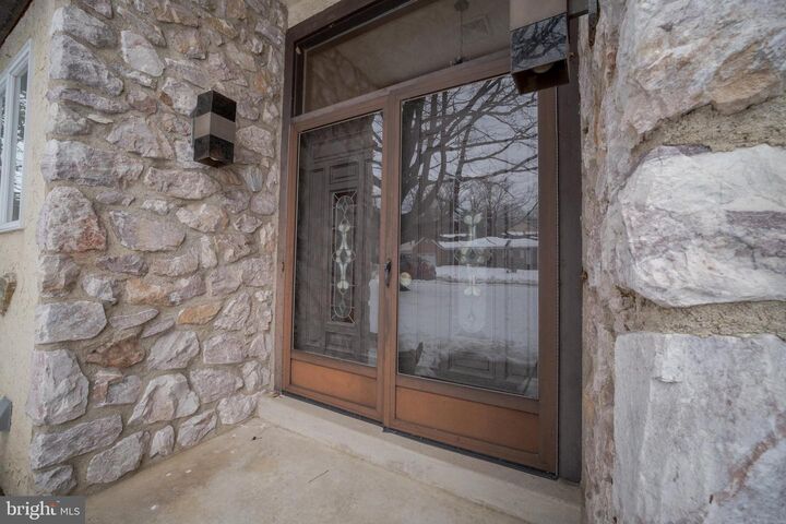 Property Photo:  501 Flora Circle  PA 19064 