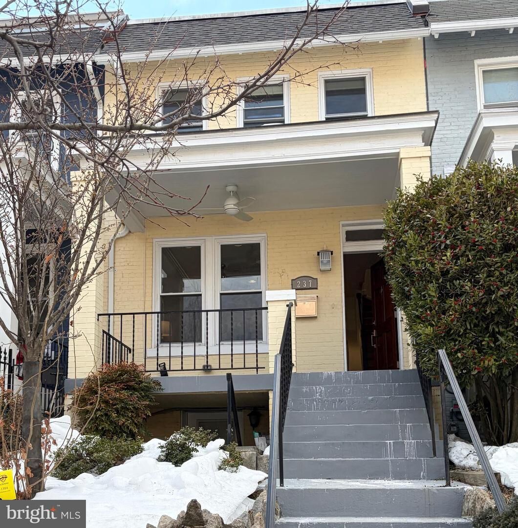 Property Photo:  237 16th Street SE  DC 20003 