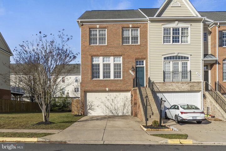 Property Photo:  6910 Stanwick Square  VA 20155 