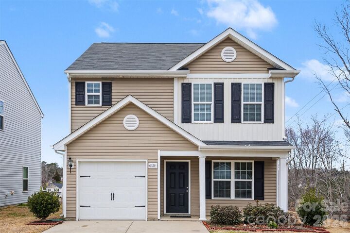 Property Photo: 6004 Loy Court NC 28214