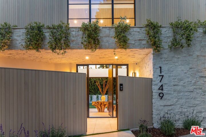 Property Photo: 1749 Mandeville Ln CA 90049