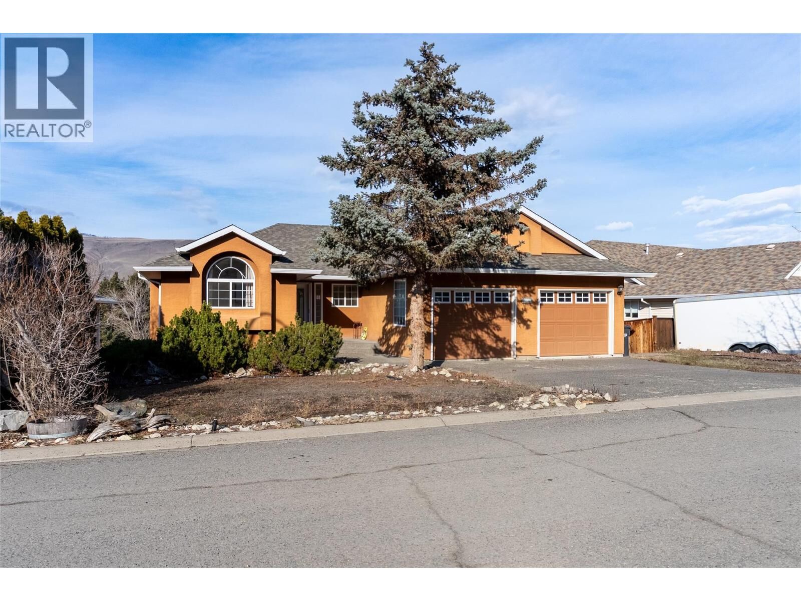 Property Photo: 1230 Vista Heights Drive BC V0K 1A0