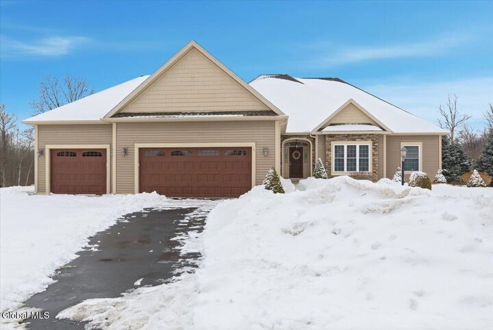 Property Photo:  9 Fieldstone Drive  NY 12019 