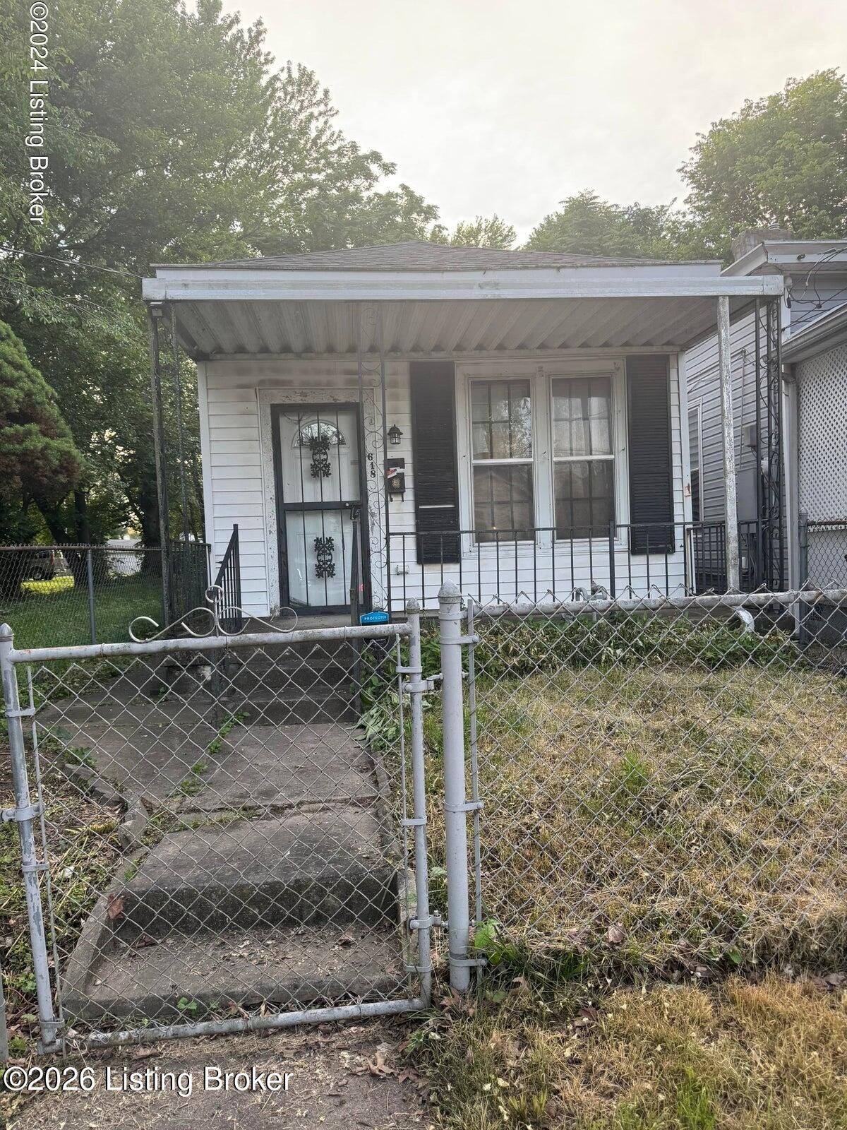 Property Photo:  618 N 24th St  KY 40212 