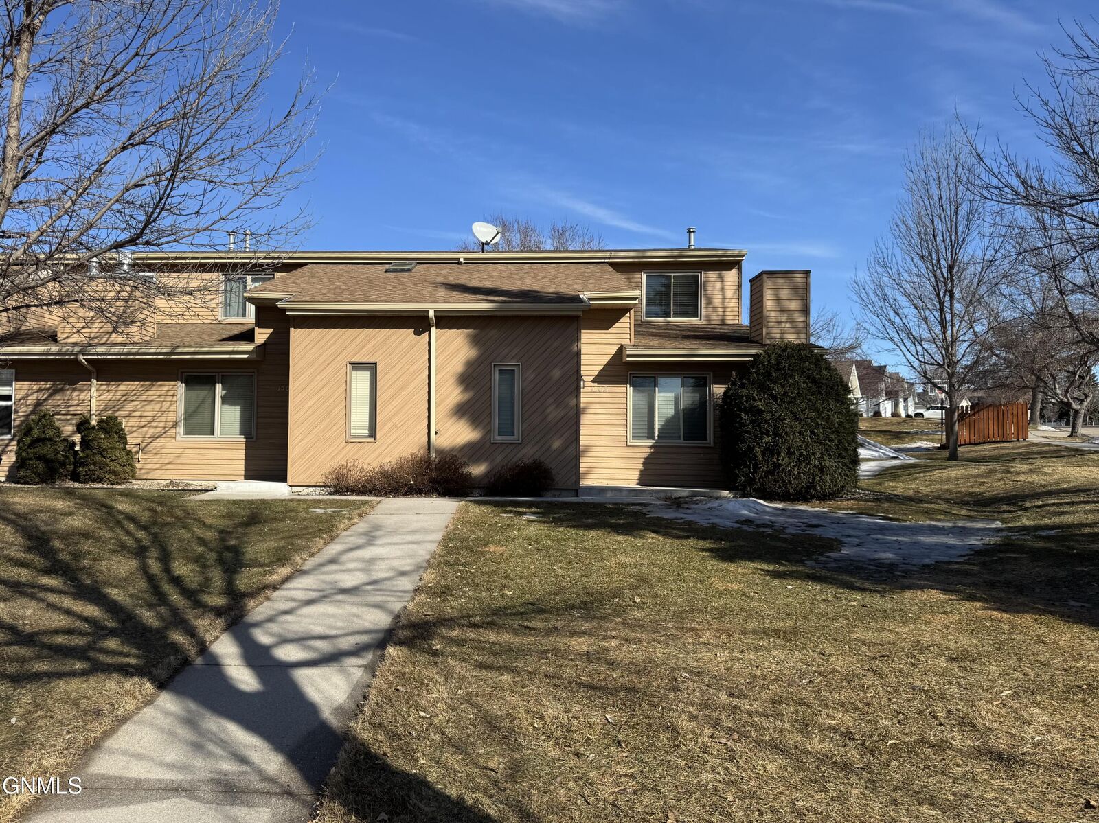 Property Photo:  1502 Cimarron Drive  ND 58503 