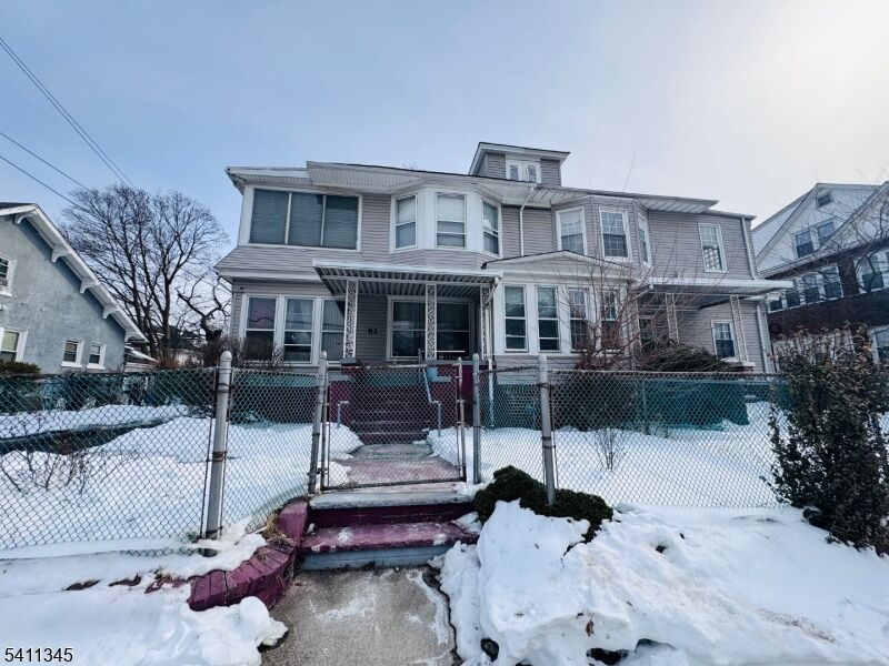 Property Photo:  82 Leslie St  NJ 07108 