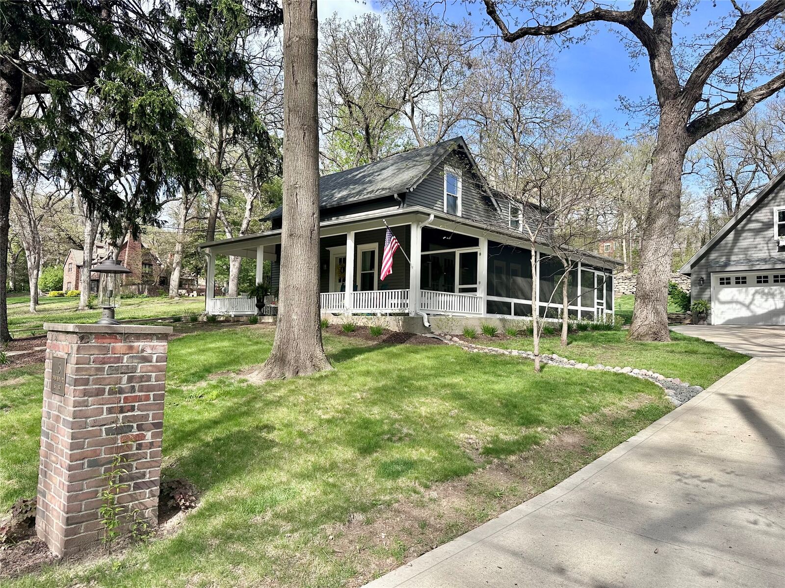 Property Photo:  115 Tonawanda Drive  IA 50312 
