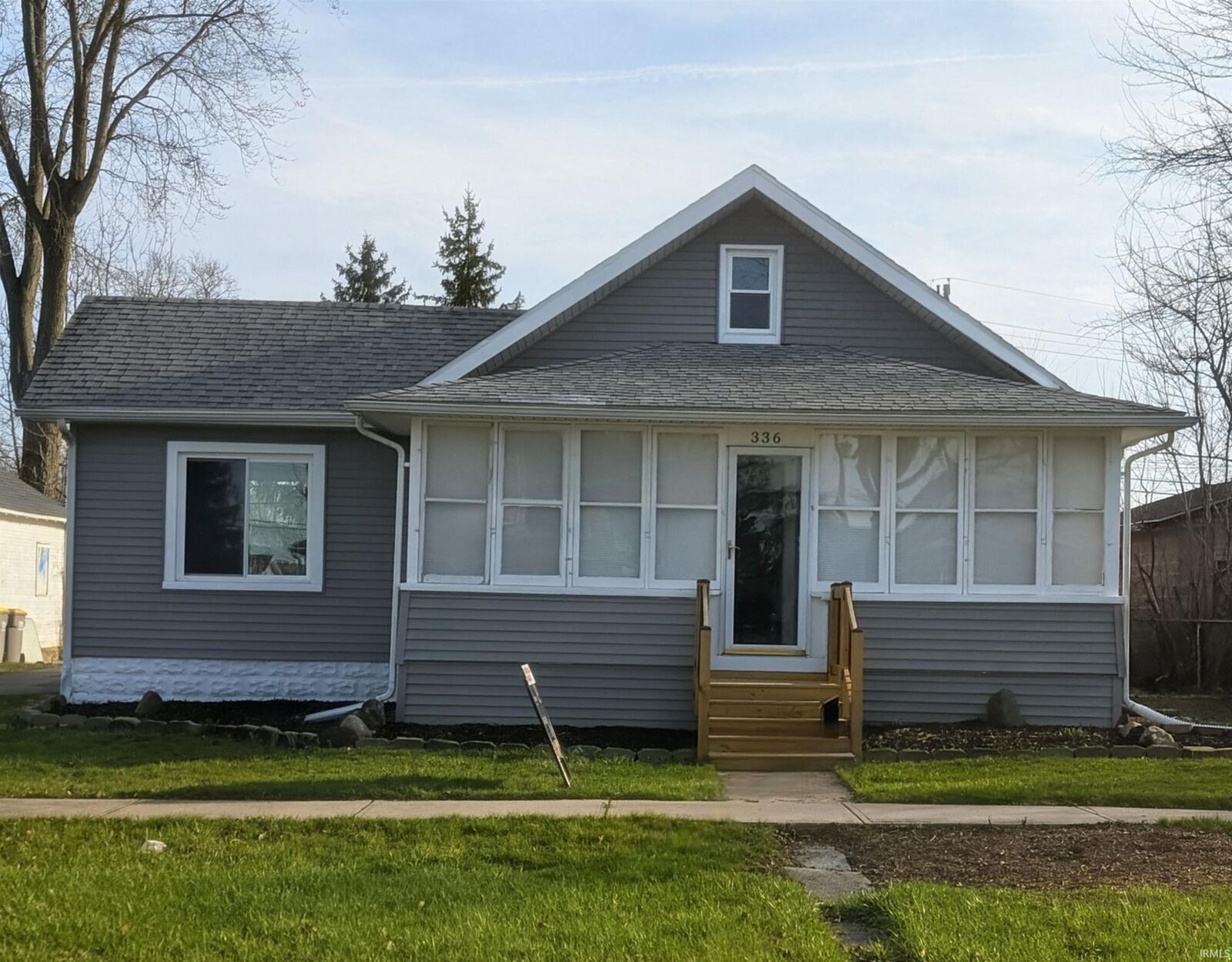 Property Photo: 336 W Oak Street IN 46721