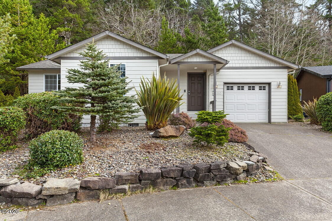 Property Photo: 4430 SE Heron Loop OR 97367