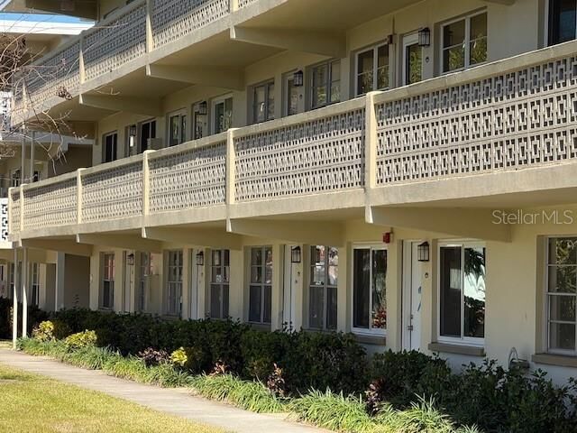 Property Photo:  1051 79th Avenue N 202  FL 33702 