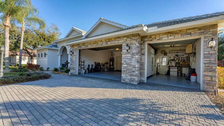 Property Photo:  6410 Butlers Crest Drive  FL 34203 