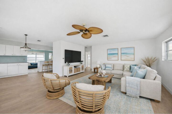 Property Photo:  40 Pearl Street 40  FL 34223 