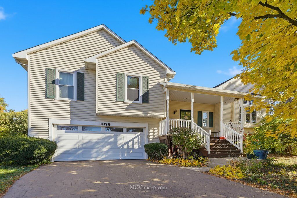 Property Photo:  1078 Rain Tree Drive  IL 60440 