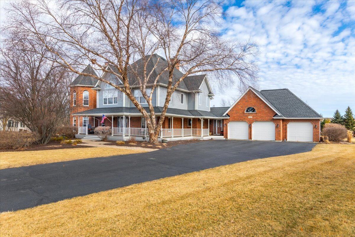 Property Photo:  9S271 Stearman Drive  IL 60564 