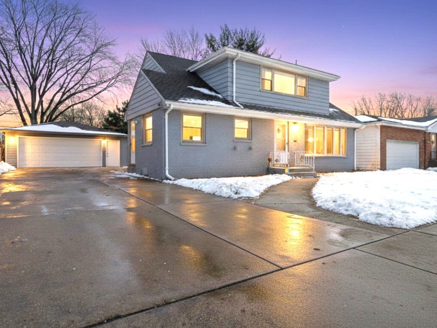 Property Photo: 507 S Waterman Avenue IL 60004