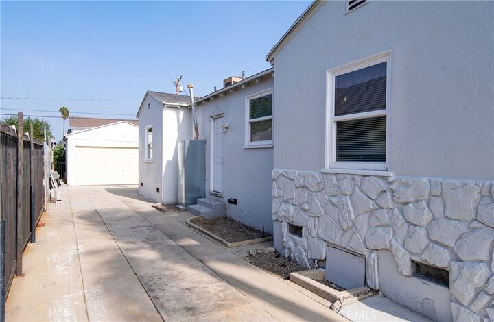 Property Photo:  1241 W 89th St  CA 90044 